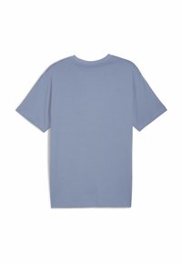 Šviesiai mėlyna medvilnė short-sleeve marškinėliai su apykakle. Turintys vientisą spalvą be raštų ar akcentų, lygi tekstūra ir laisvas siluetas.