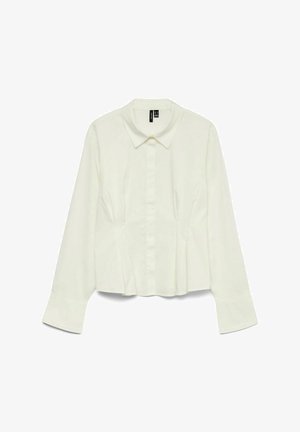 Blusa bianca corta con maniche lunghe, chiusura frontale con bottoni, colletto appuntito e dettaglio laterale plissettato; texture liscia.