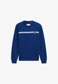 Vald, space cadet blue