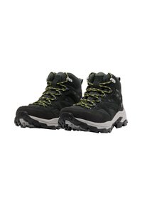 Scarponi da trekking in verde scuro e nero, con una tomaia testurizzata, accenti gialli e una suola robusta per la trazione. Design a metà altezza.