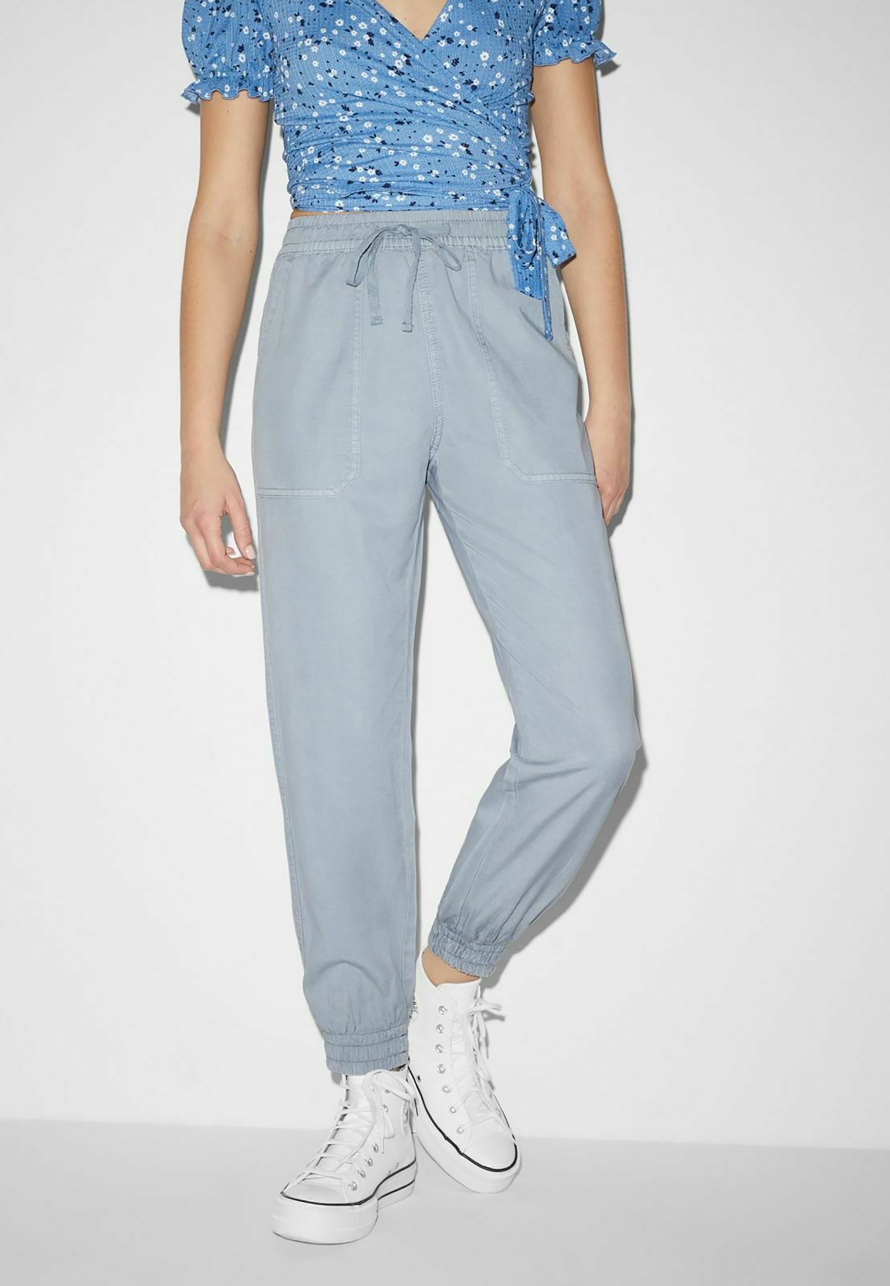 CLOCKHOUSE Pantalones deportivos - light blue/azul claro - Zalando.es