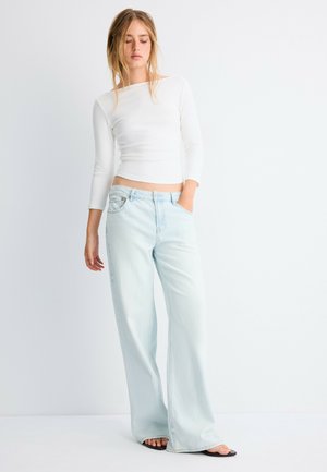 Stradivarius, BOAT NECK 3/4 SLEEVE T-SHIRT - T-shirt à manches longues - beige