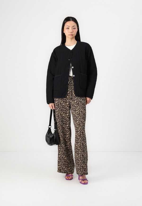 VINATHAN WIDE PANTS - Trousers3