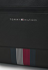 Tommy Hilfiger TRANSIT COMPUTER BAG UNISEX - Dataveske - black