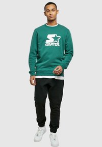 Starter LOGO CREWNECK - Sweatshirt - darkfreshgreen