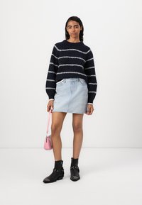 Pieces PCNELIA LS O-NECK BC - Strikkegenser - sky captain