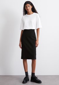 Marc O'Polo KOMPAKTER - Bleistiftrock - black