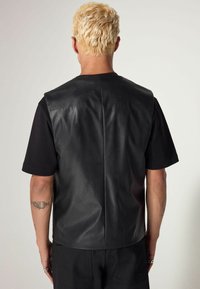 Next REGULAR FIT  - Chaleco - black