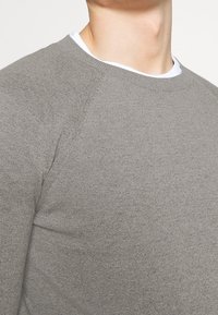 Abercrombie & Fitch Sweter
