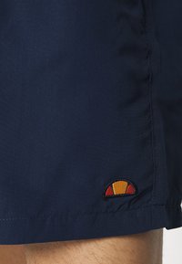Ellesse KNIGHTS - Plaukimo šortai - navy