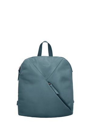 Blauer Leder-Rucksack mit oberem Griff und diagonalem Frontreißverschlussfach, vor weißem Hintergrund gezeigt.