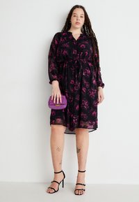 ONLY Carmakoma CARMELENA V NECK MIDI DRESS - Vestido de dia - fuchsia purple