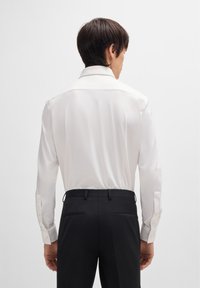 Thumbnail Image 3