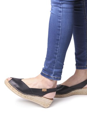 BERNIA - Wedges - black