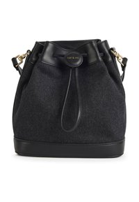 Borsa a secchiello realizzata in feltro grigio scuro con dettagli in pelle nera, dotata di chiusura a coulisse e dettaglio del logo in oro. Finiture in oro.