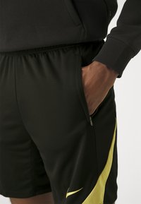 Nike Performance STRIKE SHORT - Spordišortsid - black/gold