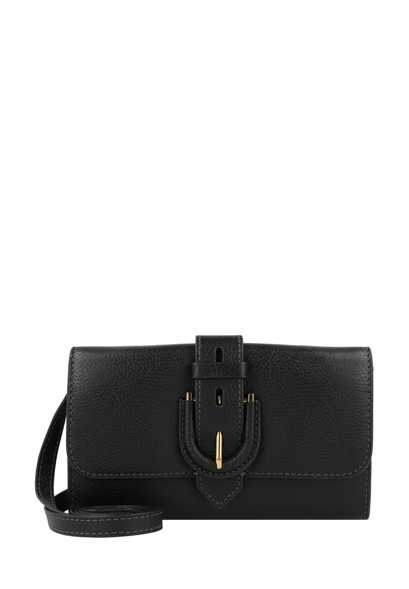 Sac à main en cuir noir avec une surface texturée, doté d'un fermoir en ton doré et d'une bandoulière amovible. Les détails de couture accentuent le design.