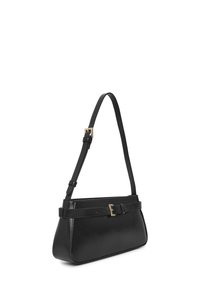 Sac en cuir noir avec une forme structurée, une bandoulière fine et un accent de boucle dorée à l'avant. Texture lisse.