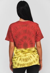 Paradiso Clothing JIMI HENDRIX ELECTRIC LADYLAND DIP DYE - Print T-shirt - red