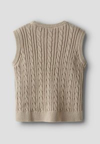 Jersey sin mangas en color beige, con un patrón de trenzado, cuello redondo y dobladillo acanalado, que muestra una tela texturizada y suave.