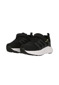 Ein Paar schwarze Sport Sneakers mit weißen Sohlen, einem Obermaterial aus Mesh und synthetischem Material sowie Klettverschlüssen zur Befestigung.