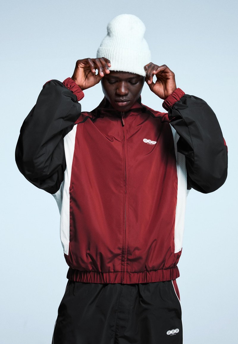 Bershka Trainingsjacke - red