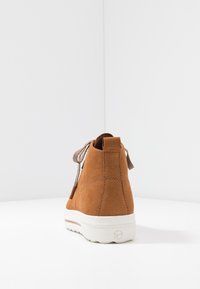 Tamaris Sneaker high - walnut