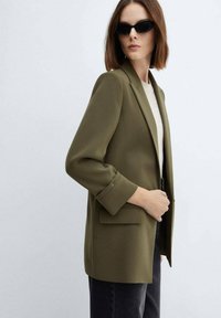 Mango ELEONOR - Kratek plašč - khaki