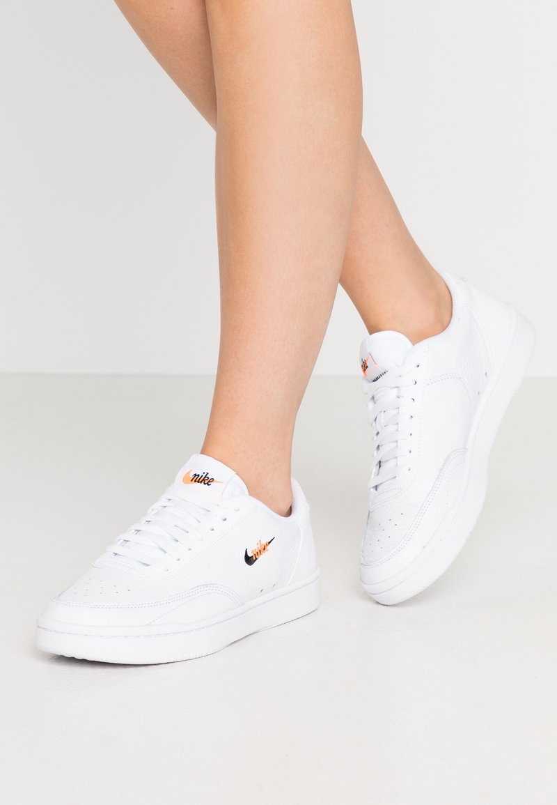 Nike Sportswear Sneakers basse - white