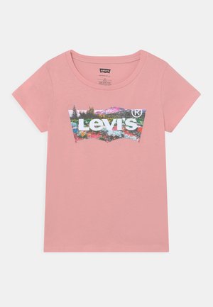BATWING LANDSCAPE TEE - Triko s potiskem - bridal rose