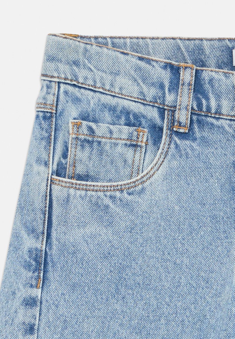 Jean femme neuf avec étiquette - Vêtements
