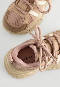 Next CHUNKY - REGULAR FIT brązowy