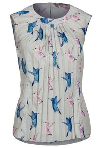 Bezramenná blůza ve světle šedé barvě s plisovaným designem, zdobená barevnými potisky kolibříků v modrých a růžových tónech. Hladká textura látky.