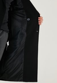 Klasikinis paltas - black