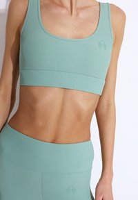 Carlheim ACTIVEWEAR HELLE - Leggingek - Nadrágok - light green