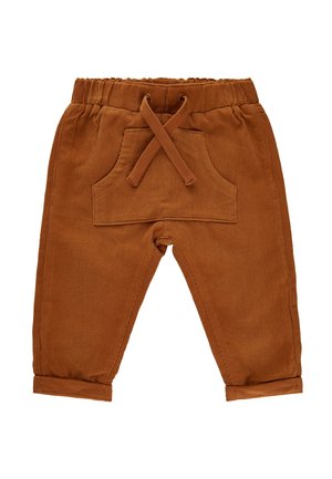 Brązowe spodnie sztruksowe dla małego dziecka z elastycznym pasem, sznurkiem z przodu, kieszenią kangurką i podwiniętymi mankietami.