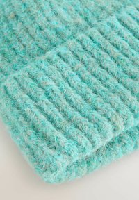 Unselected, turquoise blue