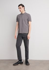 AllSaints REFORM SS - Poloskjorter - ash grey