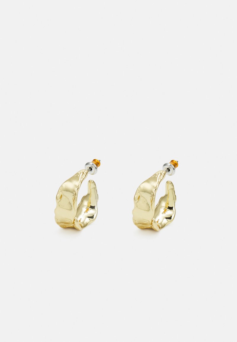 Damen Halsketten | Pilgrim ELARA ORGANIC SHAPED HOOP EARRINGS Ohrringe gold-coloured/goldfarben - ZU06666 Damen Halsketten | Pilgrim ELARA ORGANIC SHAPED HOOP EARRINGS Ohrringe gold-coloured/goldfarben - ZU06666