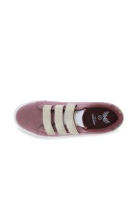 Pink textile sneaker with three beige Velcro straps, white rubber sole, round toe, and logo on inner insole. Smooth texture and casual design.