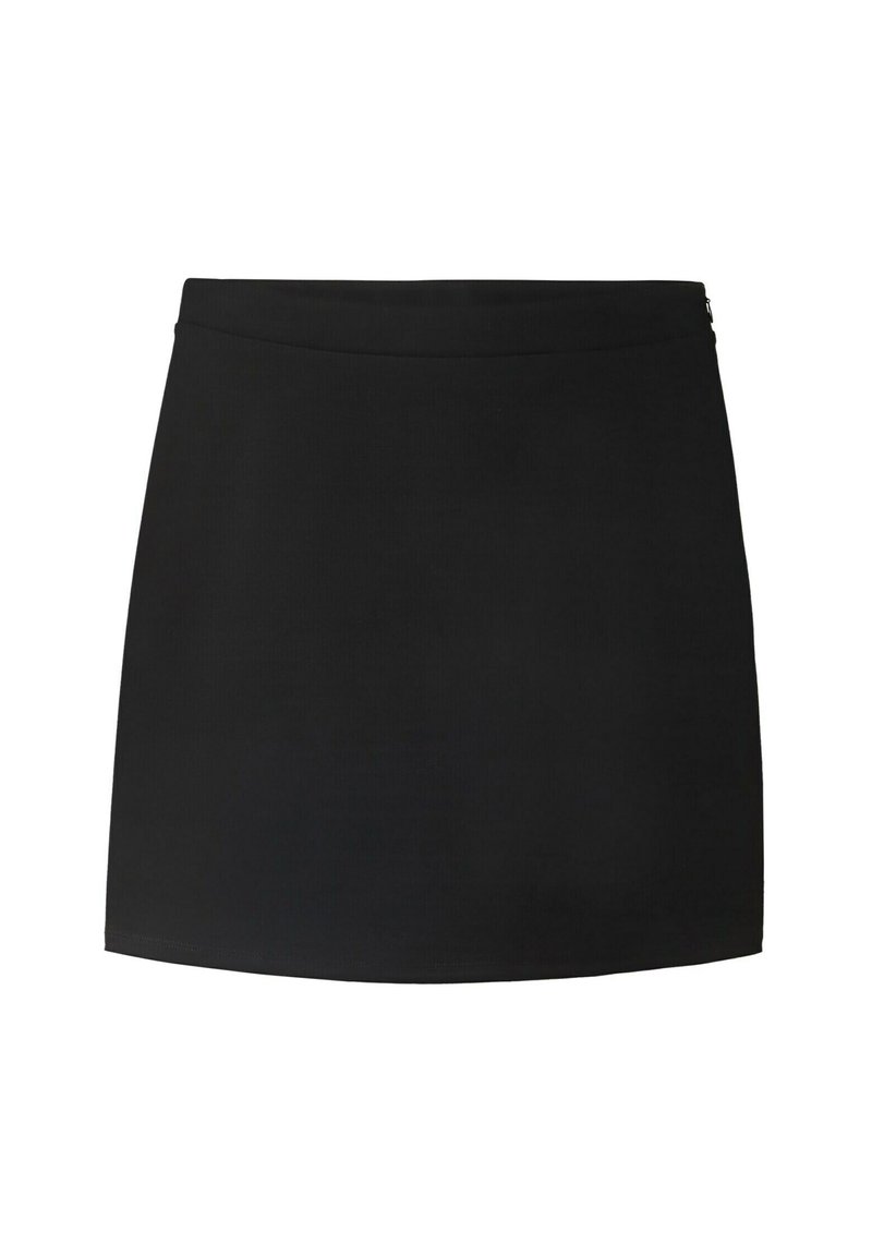 Zwarte mini-jurk met een gladde textuur, aansluitende tailleband en een eenvoudig, strak design. Geen zichtbare patronen of accenten.