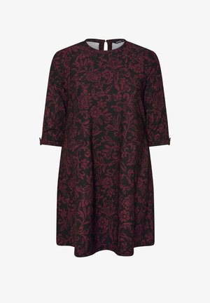 Vestido negro con un patrón floral burdeos, escote redondo, mangas 3/4 y detalle de ojal en la espalda. Tejido texturizado con un corte holgado.