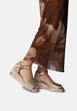 BRISA - Espadrilles - champagne