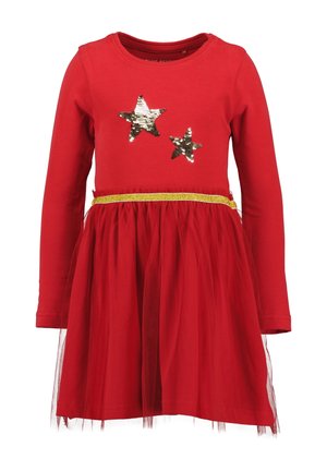 Vestido rojo de manga larga con dos estrellas doradas de lentejuelas en el pecho, cinturilla dorada y falda de tul con volantes.