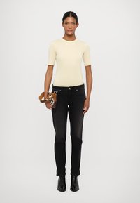 rag & bone DRE LOW RISE BOYFRIEND - Pieguloša piegriezuma džinsi - cornelia