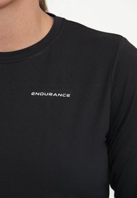 Endurance MIDLAYER - Langærmet T-shirt -  black