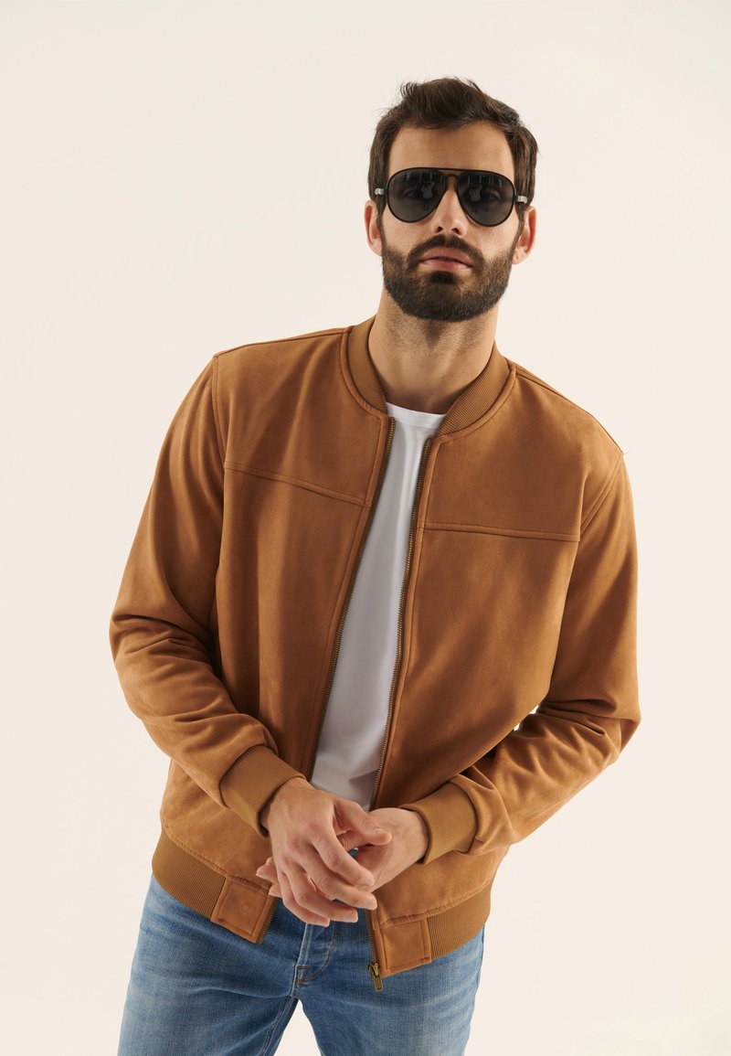 Pier One Bomberjacke - cognac - Zalando.at