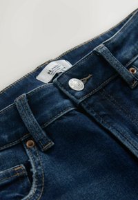 Nepasirinkta, dark blue