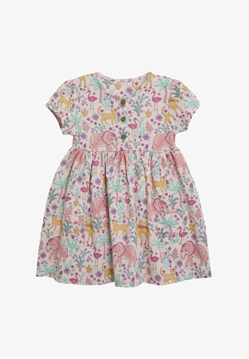 Lichtroze katoenen jurk met een kleurrijke dierenprint van olifanten, flamingo's en bladeren; korte mouwen en knoopdetails.