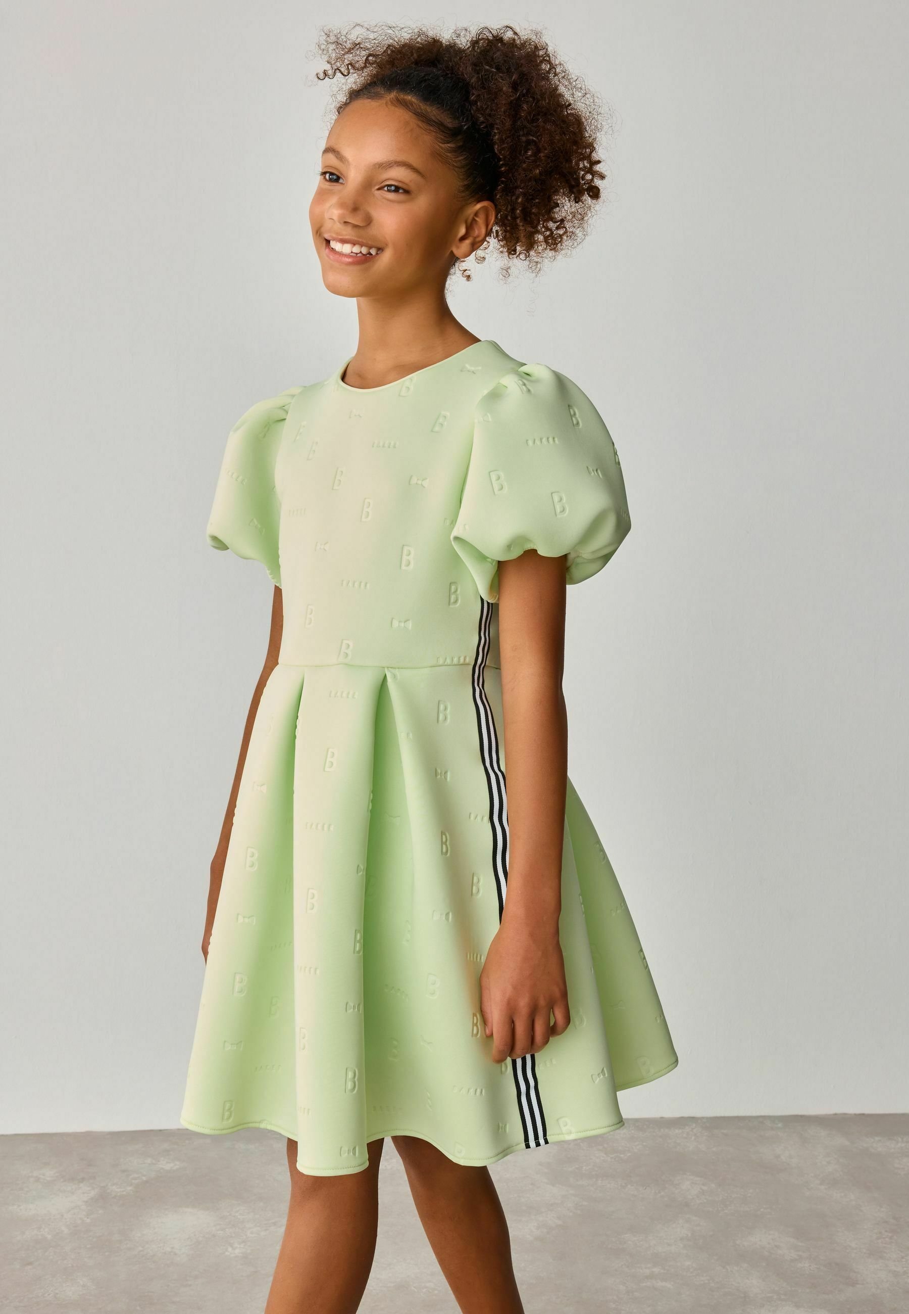 Baker by Ted Baker REGULAR FIT PUFF SLEEVE EMBOSSED - Day dress - lime green /green - Zalando